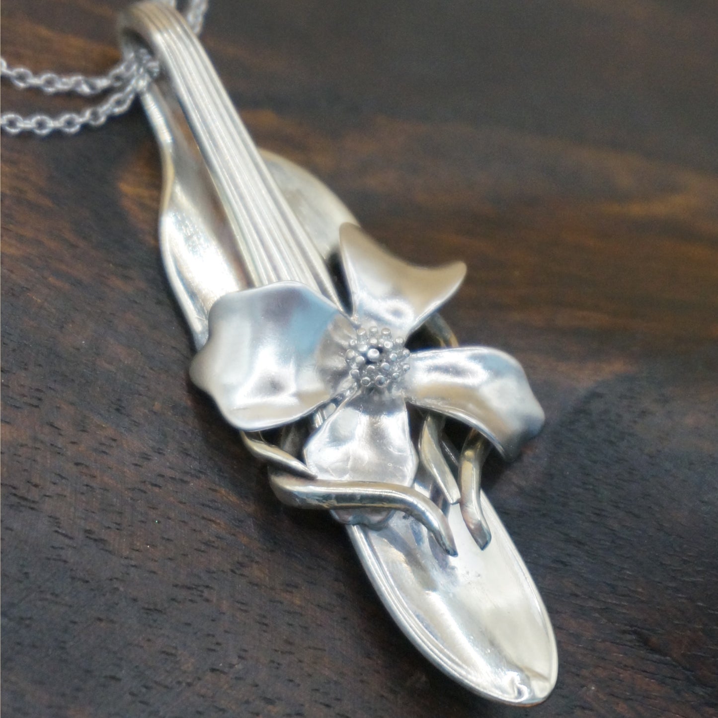 The Silver Flower - Necklace