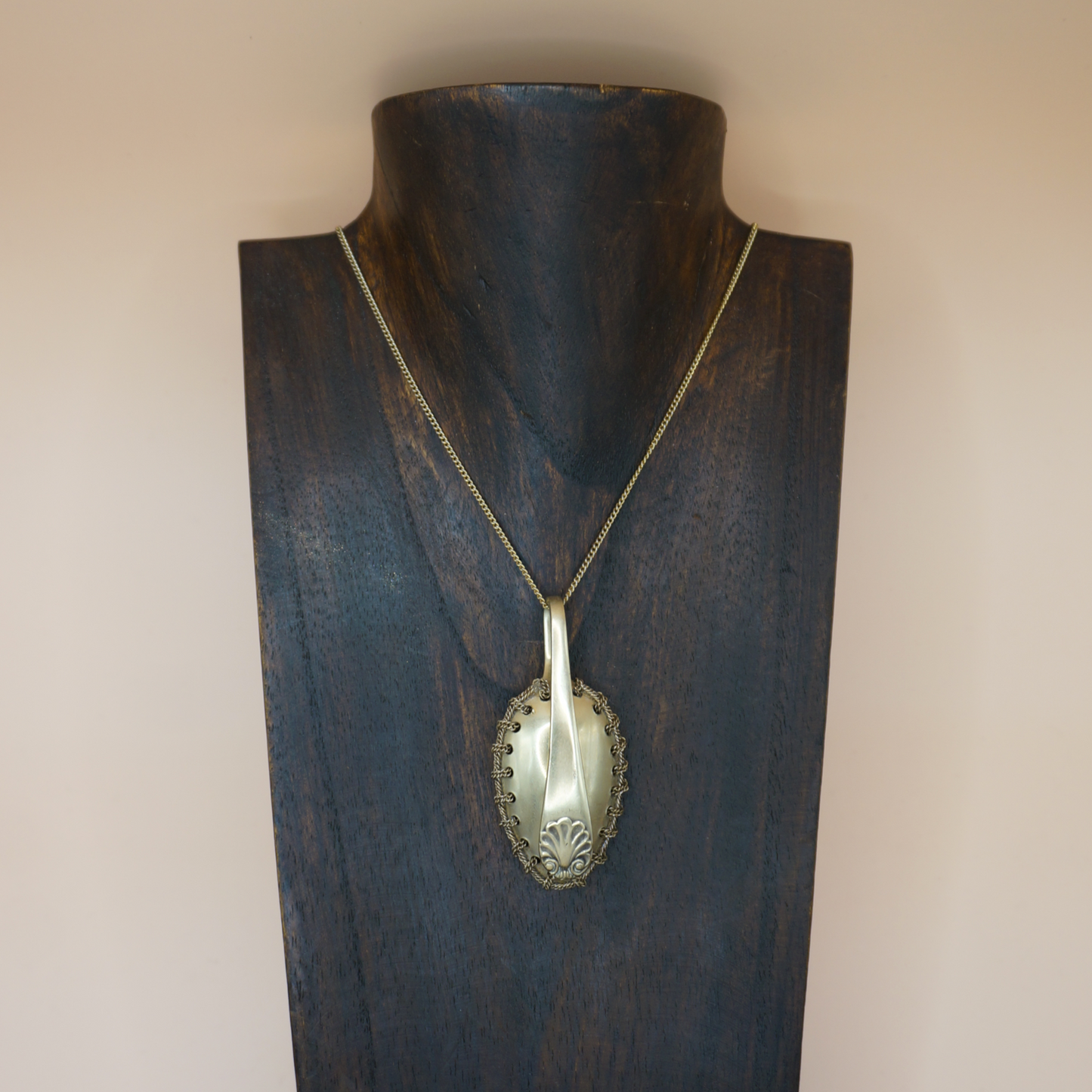 Golden Shell - necklace