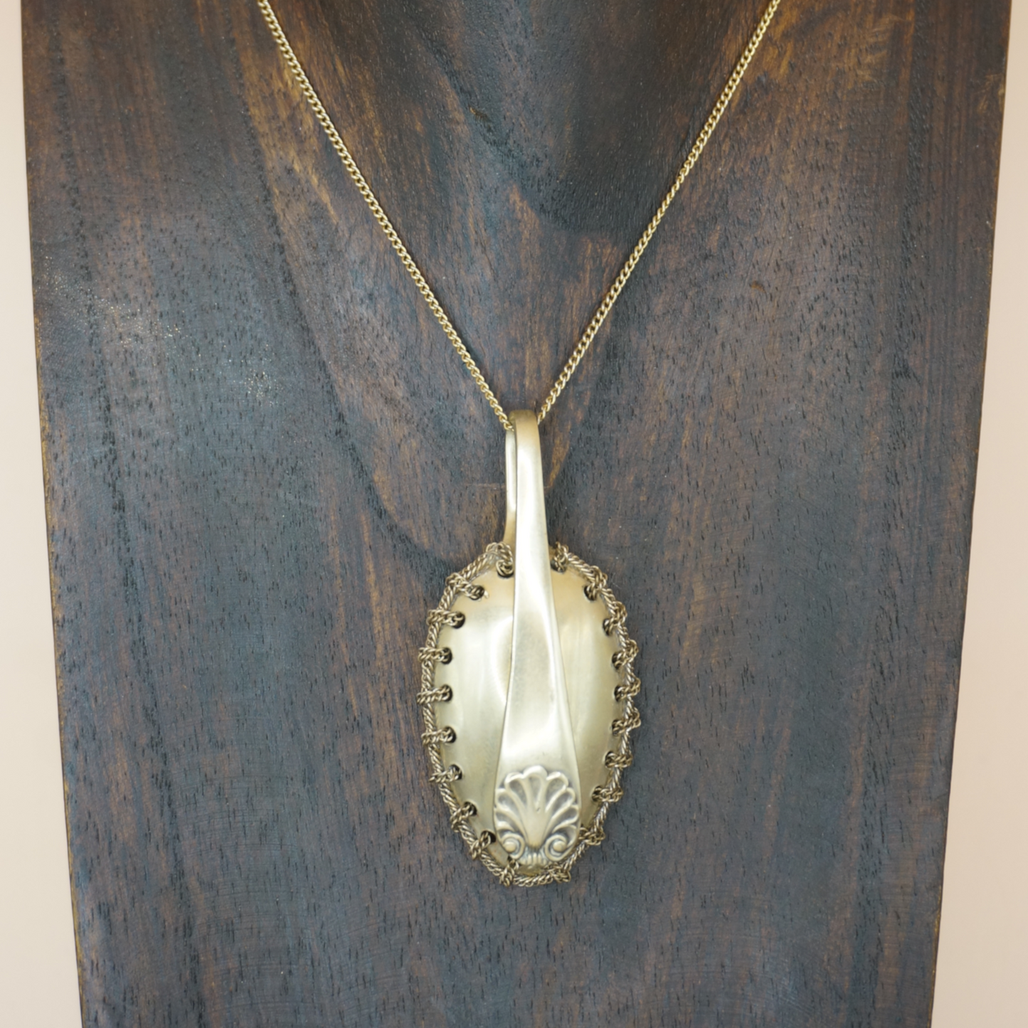 Golden Shell - necklace