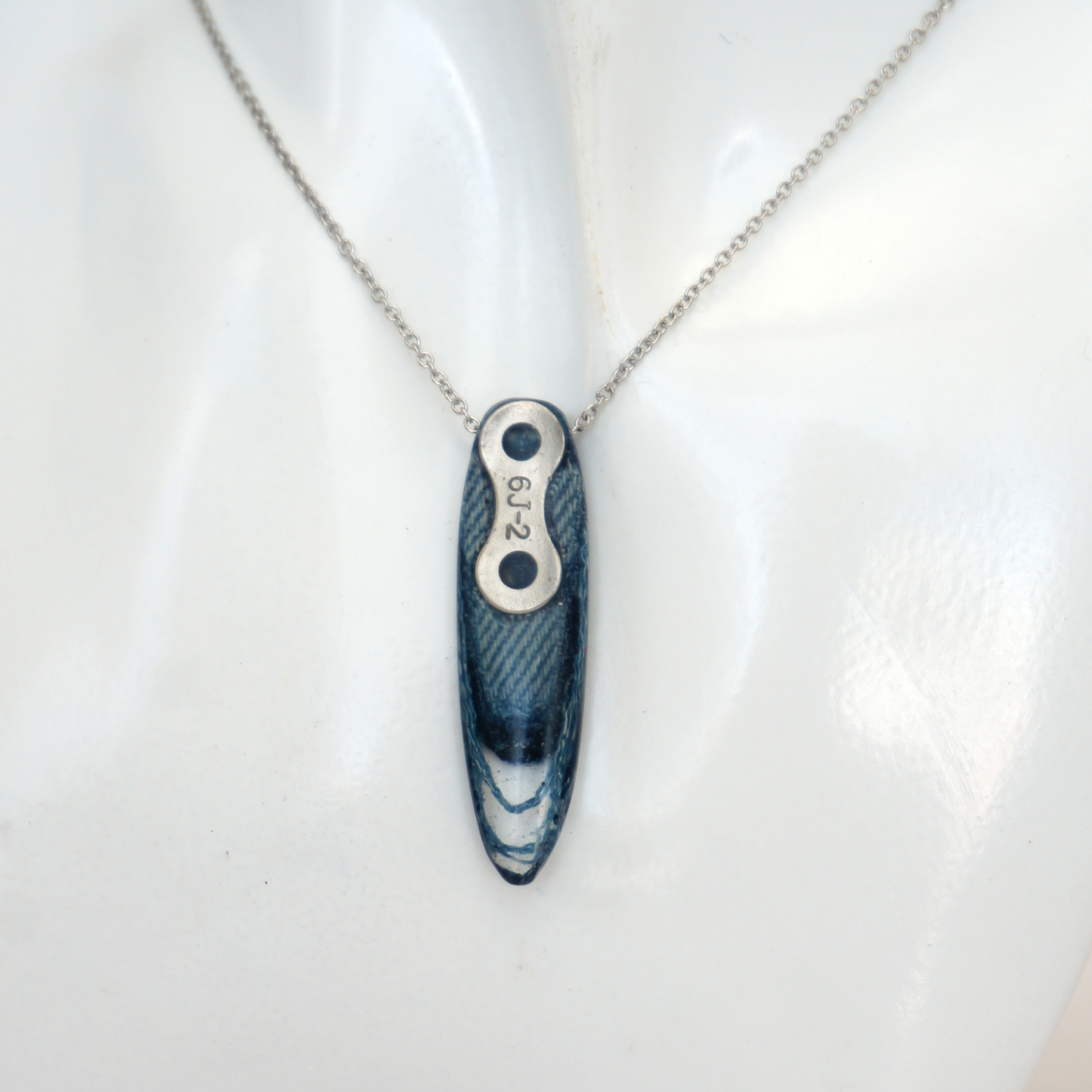 Motion - Denim necklace
